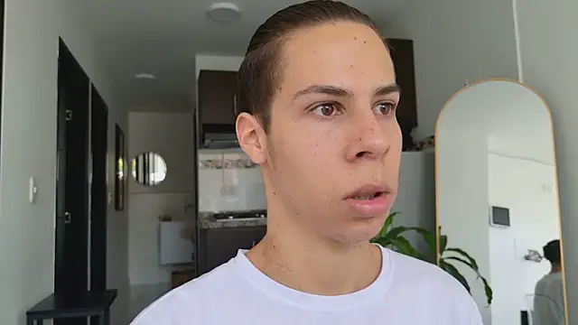 Snapshot of grey___27 chatting on 03-20-25, 02:21 grey 27 online show from 03-20-25, 02:21