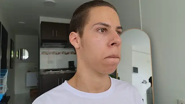 Snapshot of grey___27 chatting on 03-20-25, 08:29 grey 27 online show from 03-20-25, 08:29