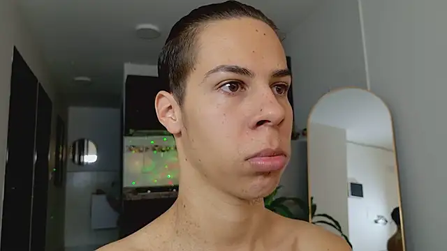 Snapshot of grey___27 chatting on 03-21-25, 11:12 grey 27 online show from 03-21-25, 11:12