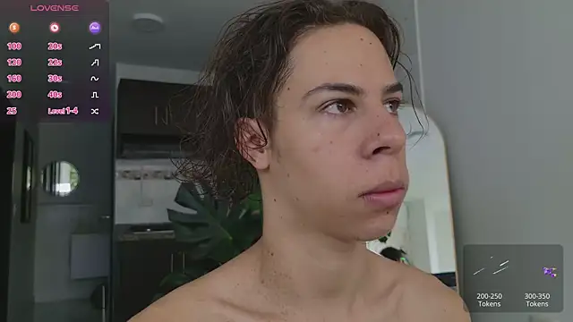 Snapshot of grey___27 chatting on 11-15-25, 12:23 grey 27 online show from 11-15-25, 12:23