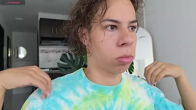 Snapshot of grey___27 chatting on 11-16-25, 12:22 grey 27 online show from 11-16-25, 12:22