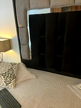 Bonnie vega online show from 11-25-25, 08:42