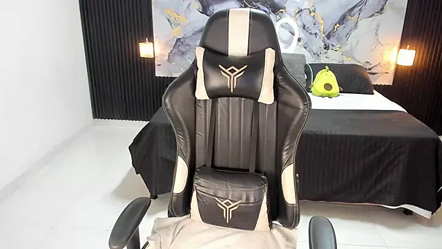 Ivy 16 online show from 11-24-25, 12:05