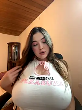 Snapshot of Kamilla_Loop chatting on 09-18-25, 08:44 Kamilla Loop online show from 09-18-25, 08:44