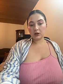 Snapshot of Kamilla_Loop chatting on 10-28-25, 09:39 Kamilla Loop online show from 10-28-25, 09:39