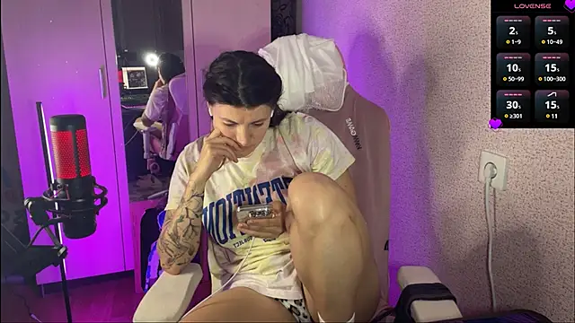 Katrin  kiss online show from 03-04-25, 07:22