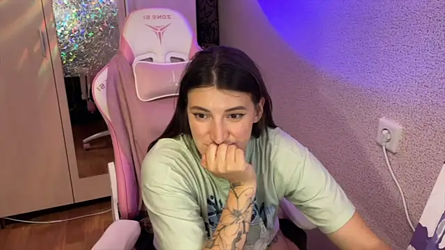 Katrin  kiss online show from 04-16-26, 08:42