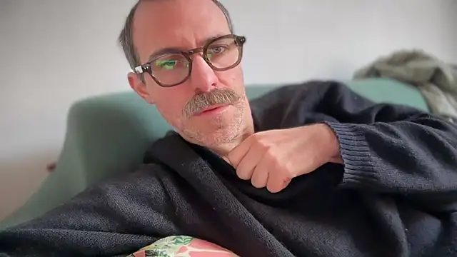 Snapshot of Brianjonest chatting on 02-10-26, 02:21 Brianjonest online show from 02-10-26, 02:21