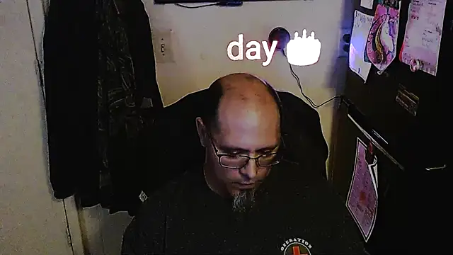 KrazyLegz online show from 11-17-25, 08:58