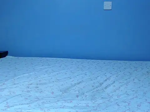 Gweneve online show from 10-26-25, 02:06