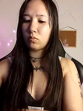 Japabaixinha online show from 12-18-24, 02:21