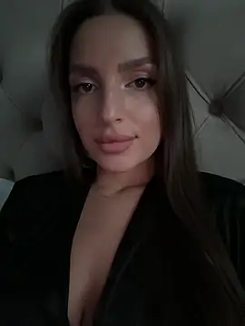 Snapshot of BellaHalles chatting on 03-01-25, 03:16 BellaHalles online show from 03-01-25, 03:16