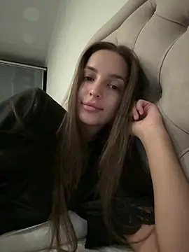 Snapshot of BellaHalles chatting on 03-03-25, 05:18 BellaHalles online show from 03-03-25, 05:18