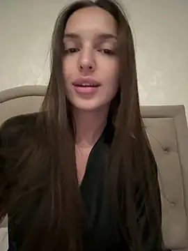 Snapshot of BellaHalles chatting on 03-04-25, 08:27 BellaHalles online show from 03-04-25, 08:27