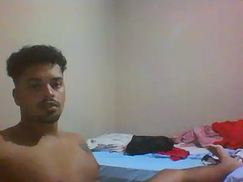 Snapshot of Xcumshot33 chatting on 02-01-26, 02:43 Xcumshot33 online show from 02-01-26, 02:43