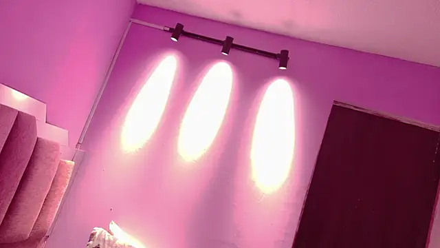 LoveQueen2 online show from 06-04-26, 11:49