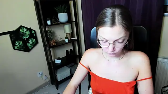 EmillyPlay online show from 02-06-25, 05:40