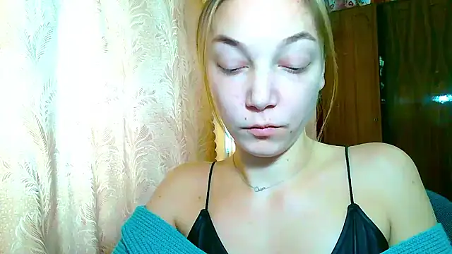 EmillyPlay online show from 11-19-25, 06:46