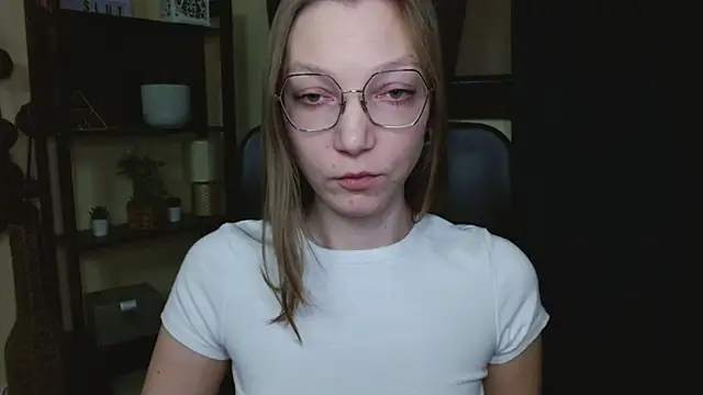 EmillyPlay online show from 02-13-26, 06:42