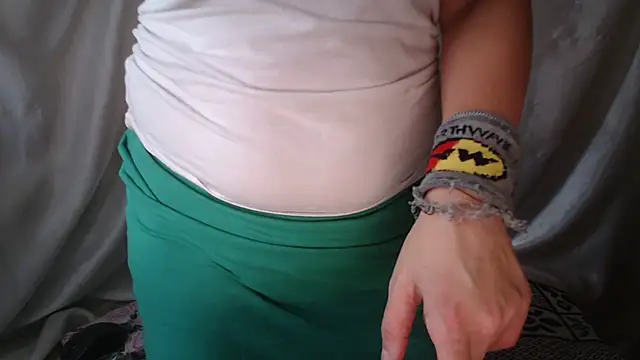 Burberrry  online show from 10-13-25, 05:07