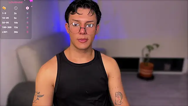 Snapshot of Alexxblue chatting on 03-03-26, 02:39 Alexxblue online show from 03-03-26, 02:39