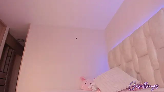 Snapshot of giselle_js chatting on 11-29-25, 07:39 giselle js online show from 11-29-25, 07:39