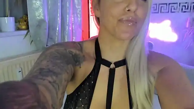 CocoSkyy online show from 11-29-25, 08:23