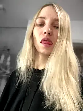 Snapshot of Adelina0001 chatting on 12-02-24, 01:58 Adelina0001 online show from 12-02-24, 01:58