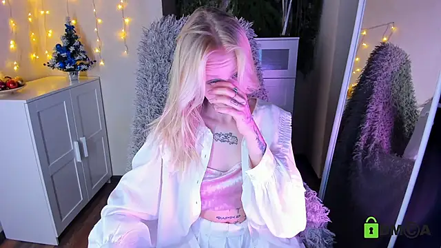 MalenaErnman online show from 12-27-24, 01:18