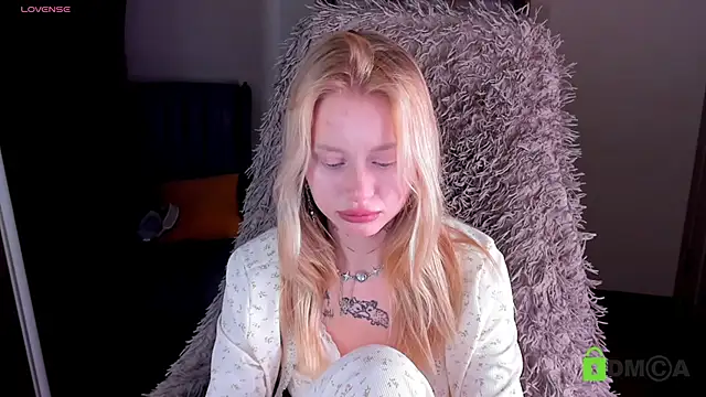 MalenaErnman online show from 01-08-25, 01:41