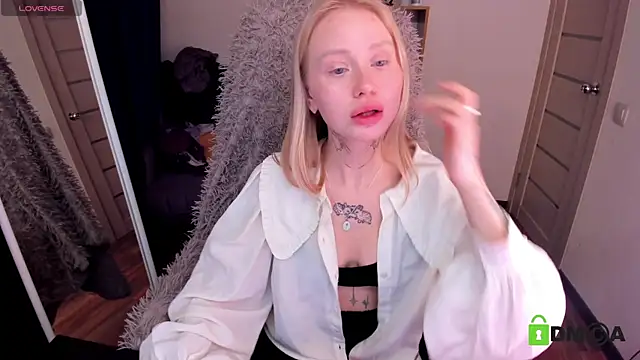 MalenaErnman online show from 01-16-25, 01:36