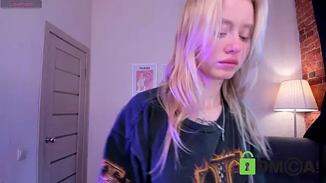 MalenaErnman online show from 02-20-25, 01:19