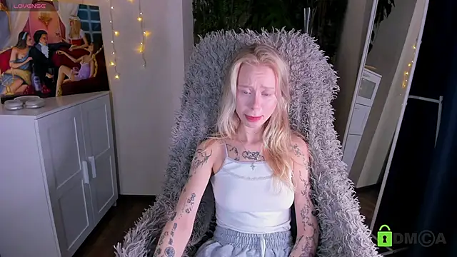 MalenaErnman online show from 02-27-25, 10:37