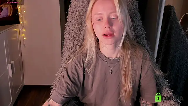 MalenaErnman online show from 09-30-25, 08:52