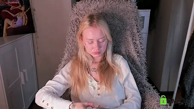 MalenaErnman online show from 10-04-25, 10:35