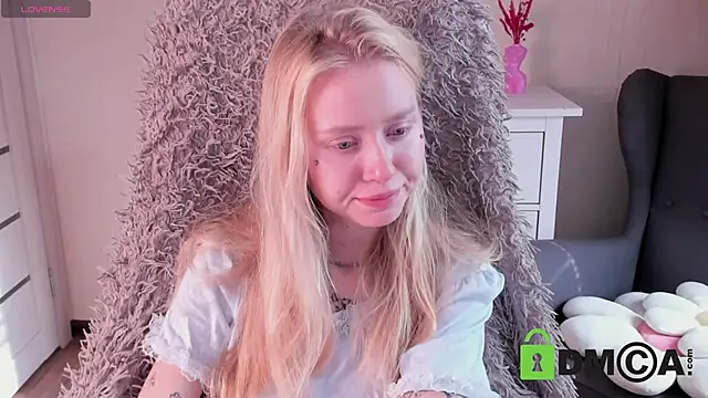 MalenaErnman online show from 10-08-25, 08:34