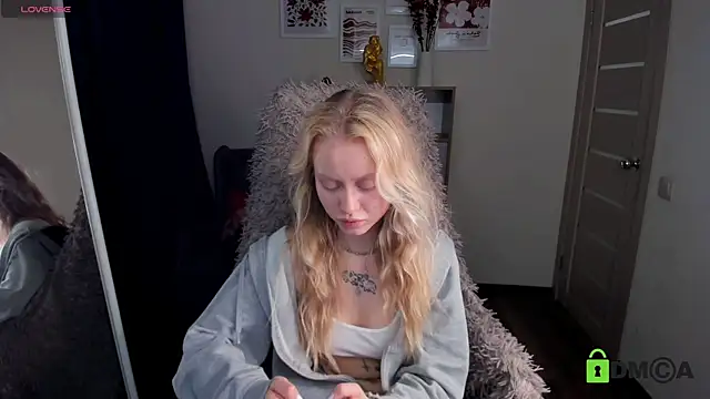 MalenaErnman online show from 11-29-25, 10:40