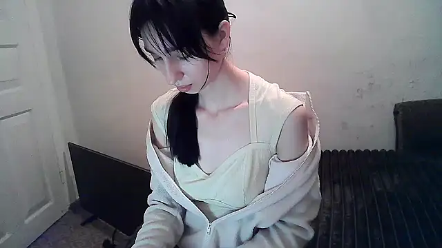 ElizaSwon online show from 10-05-25, 03:10