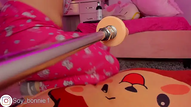 Snapshot of bonnie_moon chatting on 01-09-25, 04:52 bonnie moon online show from 01-09-25, 04:52