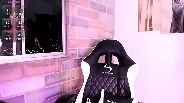 Im Scarlet online show from 10-26-25, 11:42