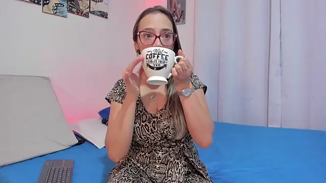 Jessica Herrera  online show from 02-04-25, 09:31