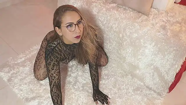 Sofia Cooper  online show from 10-10-25, 07:46