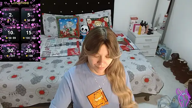 Snapshot of soniafuckboobs chatting on 12-17-25, 12:22 soniafuckboobs online show from 12-17-25, 12:22