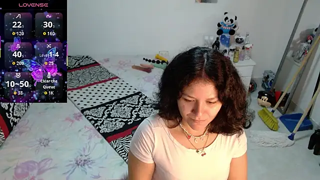 Snapshot of soniafuckboobs chatting on 02-12-26, 12:22 soniafuckboobs online show from 02-12-26, 12:22