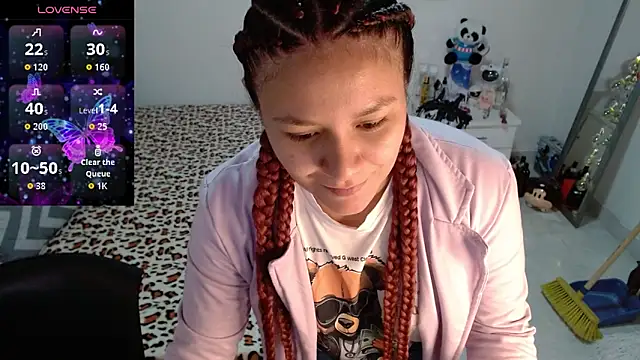 Snapshot of soniafuckboobs chatting on 02-16-26, 12:23 soniafuckboobs online show from 02-16-26, 12:23