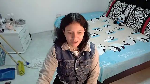 Snapshot of soniafuckboobs chatting on 02-25-26, 12:15 soniafuckboobs online show from 02-25-26, 12:15