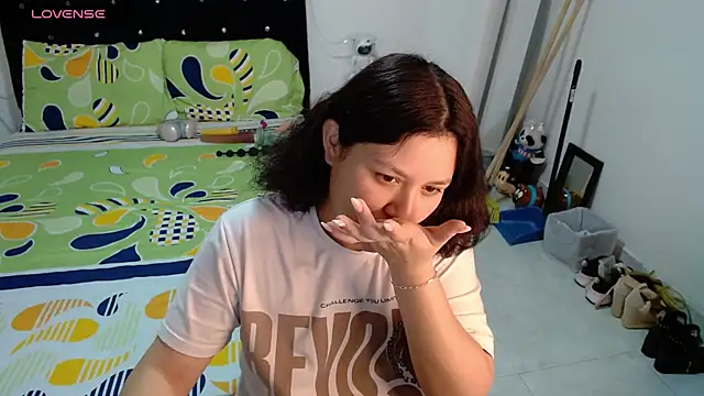 Snapshot of soniafuckboobs chatting on 05-26-26, 12:23 soniafuckboobs online show from 05-26-26, 12:23