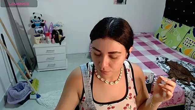 Snapshot of soniafuckboobs chatting on 06-03-26, 12:30 soniafuckboobs online show from 06-03-26, 12:30