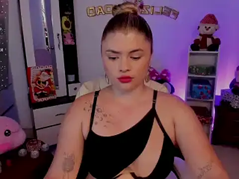 Snapshot of chloejones__ chatting on 12-10-24, 09:43 chloejones online show from 12-10-24, 09:43