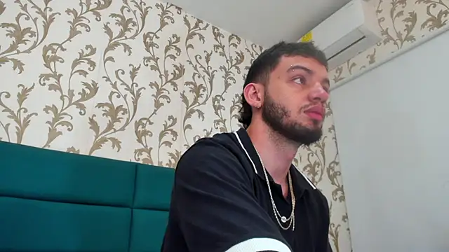 Michael magno online show from 12-26-24, 01:21